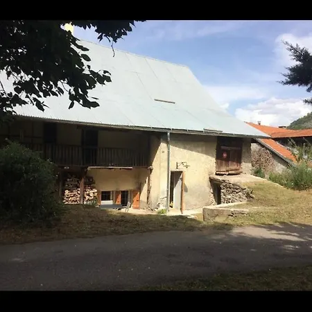 Hébergement de vacances Maison De Village En Montagne *